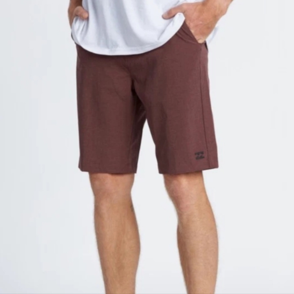 BILLABONG- Men's sz 36 SUBMERSIBLE HYBRID Crossfire Burgundy  Swim,  shorts